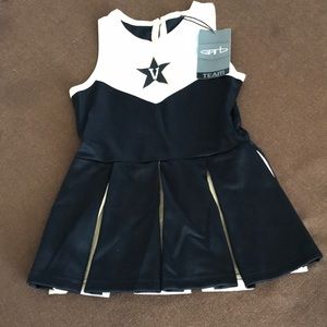 Garb Team size 4 (ages 3-4) cheerleaders dress with panties. 100% polyester New!